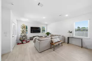 302 Alder Loop, Anahuac, TX 77514 - Photo 4