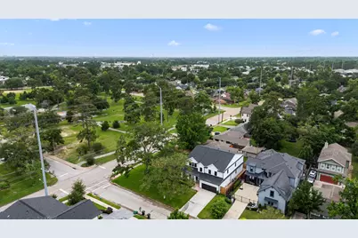 4902 Oak Forest Drive, Houston, TX 77018 - Photo 4