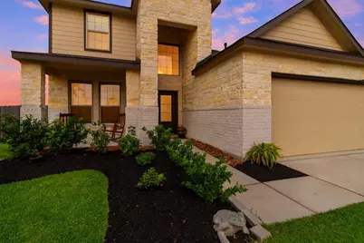 7207 Hillside Avenue, Mont Belvieu, TX 77523 - Photo 2