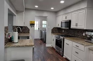 3831 County Rd 211, Danbury, TX 77534 - Photo 10