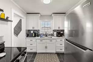 3624 Ave S 1/2, Galveston, TX 77550 - Photo 30