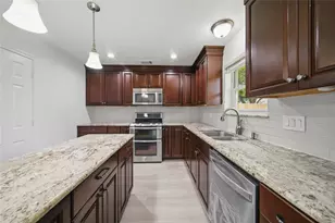 2902 Colony Dr, Sugar Land, TX 77479 - Photo 12