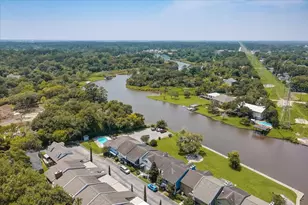 2127 Casa Rio Cir, Dickinson, TX 77539 - Photo 34