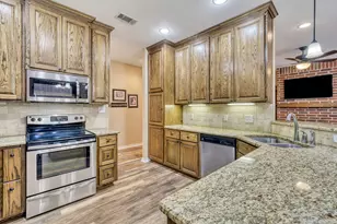 126 Virginia St, Fairfield, TX 75840 - Photo 12