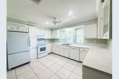 16439 Hickory Knoll Drive, Houston, TX 77059 - Photo 6
