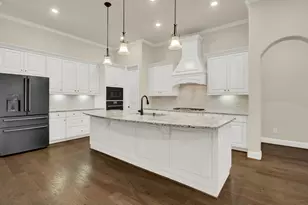 510 Blossom Cove Ct, Pinehurst, TX 77362 - Photo 2