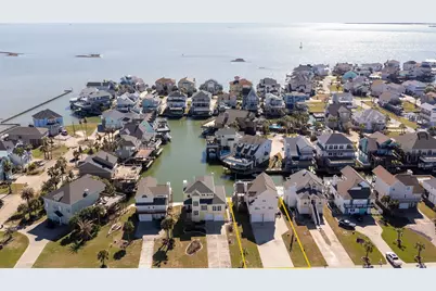 925 Tiki Drive, Tiki Island, TX 77554 - Photo 38