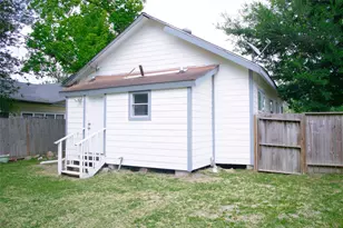 1310 4th St, Rosenberg, TX 77471 - Photo 20