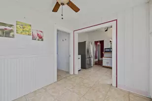 602 W Sealy St, Alvin, TX 77511 - Photo 16