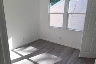 1010 Linden St, La Marque, TX 77568 - Photo 10