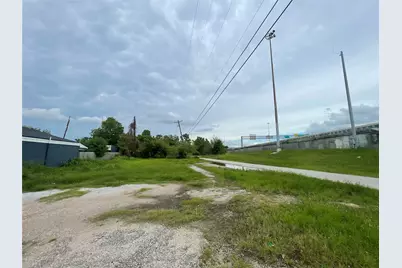 5500 Jensen Drive, Houston, TX 77026 - Photo 2