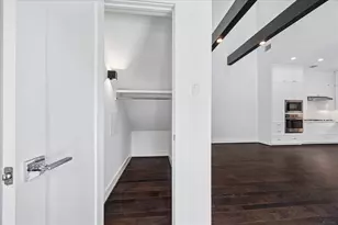 7702 Jacquelyn Oaks Rd, Houston, TX 77055 - Photo 12
