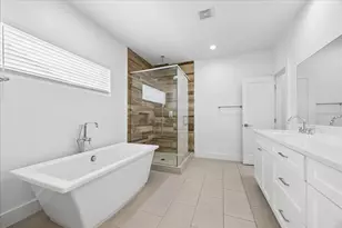 7702 Jacquelyn Oaks Rd, Houston, TX 77055 - Photo 20
