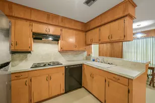 705 Darlene Ln, Wallis, TX 77485 - Photo 4