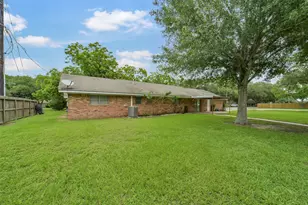 705 Darlene Ln, Wallis, TX 77485 - Photo 20