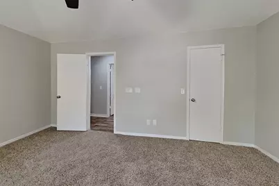 38 Still Corner Place, The Woodlands, TX 77381 - Photo 10