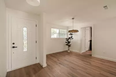 10618 Wickersham Lane, Houston, TX 77042 - Photo 8