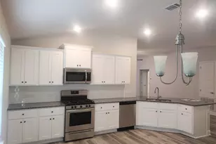 10142 Whitney Reach Dr, Rosharon, TX 77583 - Photo 2