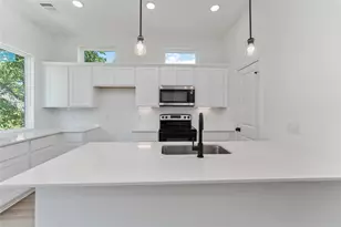 4713 Mallow St, Houston, TX 77033 - Photo 12