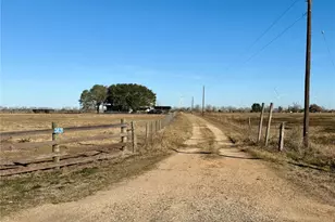 3831 Co Rd 408, El Campo, TX 77437 - Photo 4