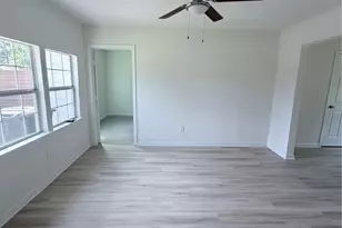 8837 Oak Knoll Ln, Houston, TX 77078 - Photo 6