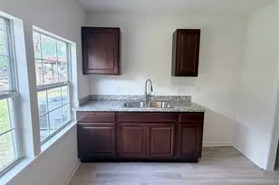 8837 Oak Knoll Ln, Houston, TX 77078 - Photo 10