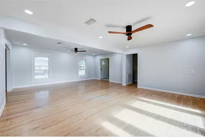 5231 Benning Drive, Houston, TX 77035 - Photo 8