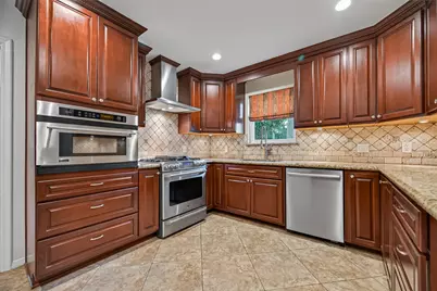 5638 Sanford Road, Houston, TX 77096 - Photo 10