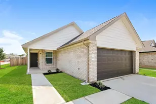 1109 Copal Trl, Conroe, TX 77301 - Photo 2