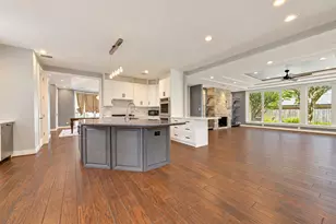 4967 Dumfries Dr, Houston, TX 77096 - Photo 10