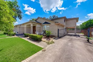 4967 Dumfries Dr, Houston, TX 77096 - Photo 2