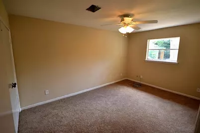11211 Ash Creek Drive, Houston, TX 77043 - Photo 10