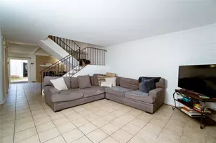 2816 Country Club Dr, Pearland, TX 77581 - Photo 2