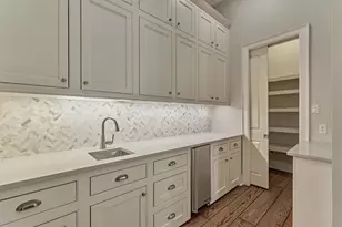 22 E Shore Dr, The Woodlands, TX 77380 - Photo 14
