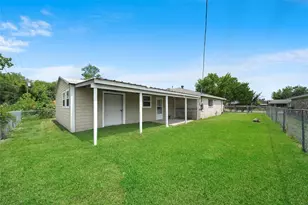 205 Bert St, Angleton, TX 77515 - Photo 30