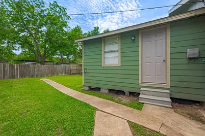 1210 Avenue E, Rosenberg, TX 77471 - Photo 24