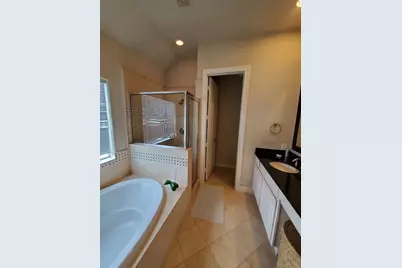 11014 Sherwood Ridge Drive, Houston, TX 77043 - Photo 14