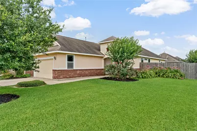 11731 Diamond Court, Mont Belvieu, TX 77535 - Photo 2