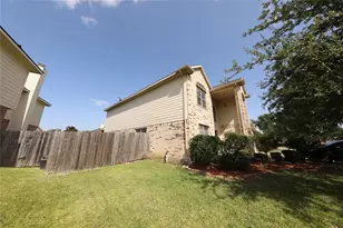 2311 Diamond Springs Dr, Pearland, TX 77584 - Photo 2