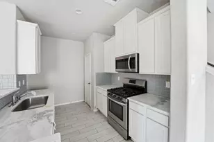 24714 Thornbluff Briar Trl, Houston, TX 77336 - Photo 10