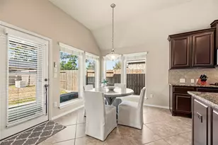 16307 Open Sea Dr, Houston, TX 77044 - Photo 10