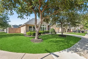 16307 Open Sea Dr, Houston, TX 77044 - Photo 2