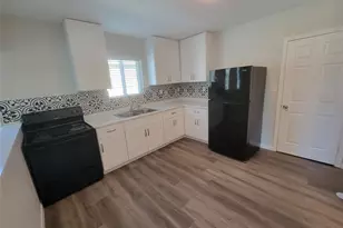 715 11th St, Dickinson, TX 77539 - Photo 6