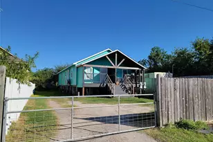 715 11th St, Dickinson, TX 77539 - Photo 14