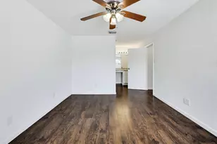 9548 Pagewood Ln, Houston, TX 77063 - Photo 16
