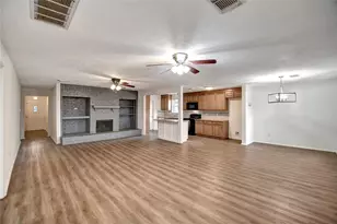 17119 Bougainvilla Ln, Friendswood, TX 77546 - Photo 4