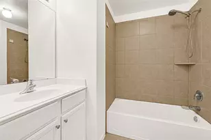 315 Hawks View Dr, La Marque, TX 77568 - Photo 14