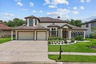 205 Del Monte Dr, Friendswood, TX 77546 - Photo 2