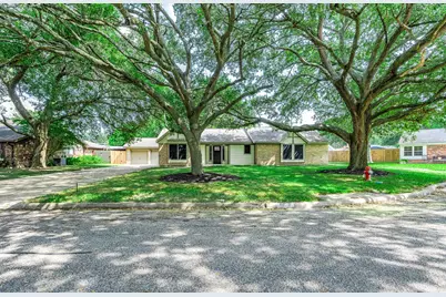 1908 Maxwell Circle, Alvin, TX 77511 - Photo 1