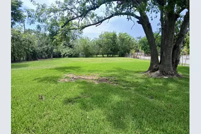5916 Engleford Street, Houston, TX 77026 - Photo 1